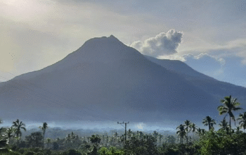 Gunung Lamongan Menggembung Akibat Gempa Tektonik, Ini 5 Fakta Mencengangkan