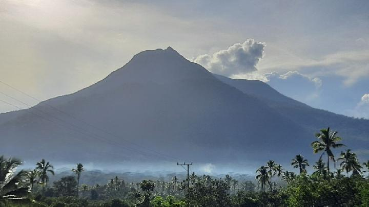 Gunung Lamongan Menggembung Akibat Gempa Tektonik, Ini 5 Fakta Mencengangkan