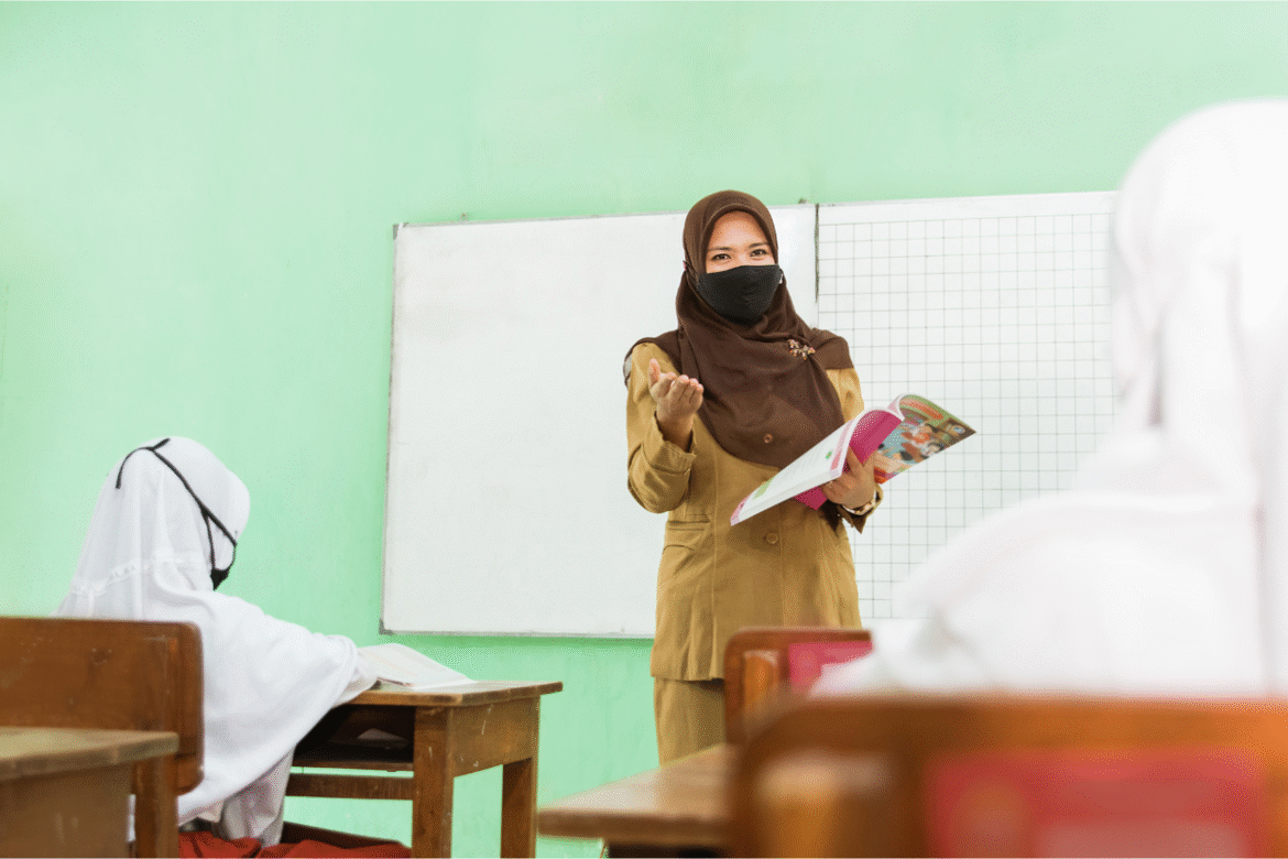Guru Sekolah Rakyat Mundur: Bukan Soal Gaji, Ini Penjelasan Mendikdasmen