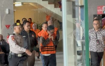 Mengejutkan Wamenaker Immanuel Ebenezer Muncul Pakai Rompi Oranye KPK
