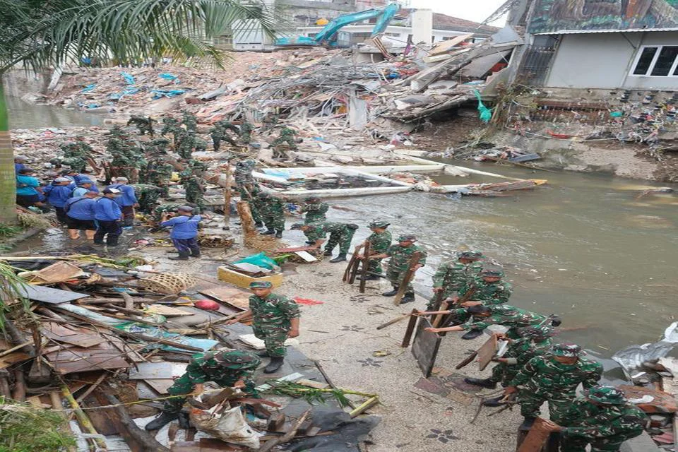 Sampah Banjir Bali 2025: 154 Ton Limbah Plastik Cemari Lingkungan