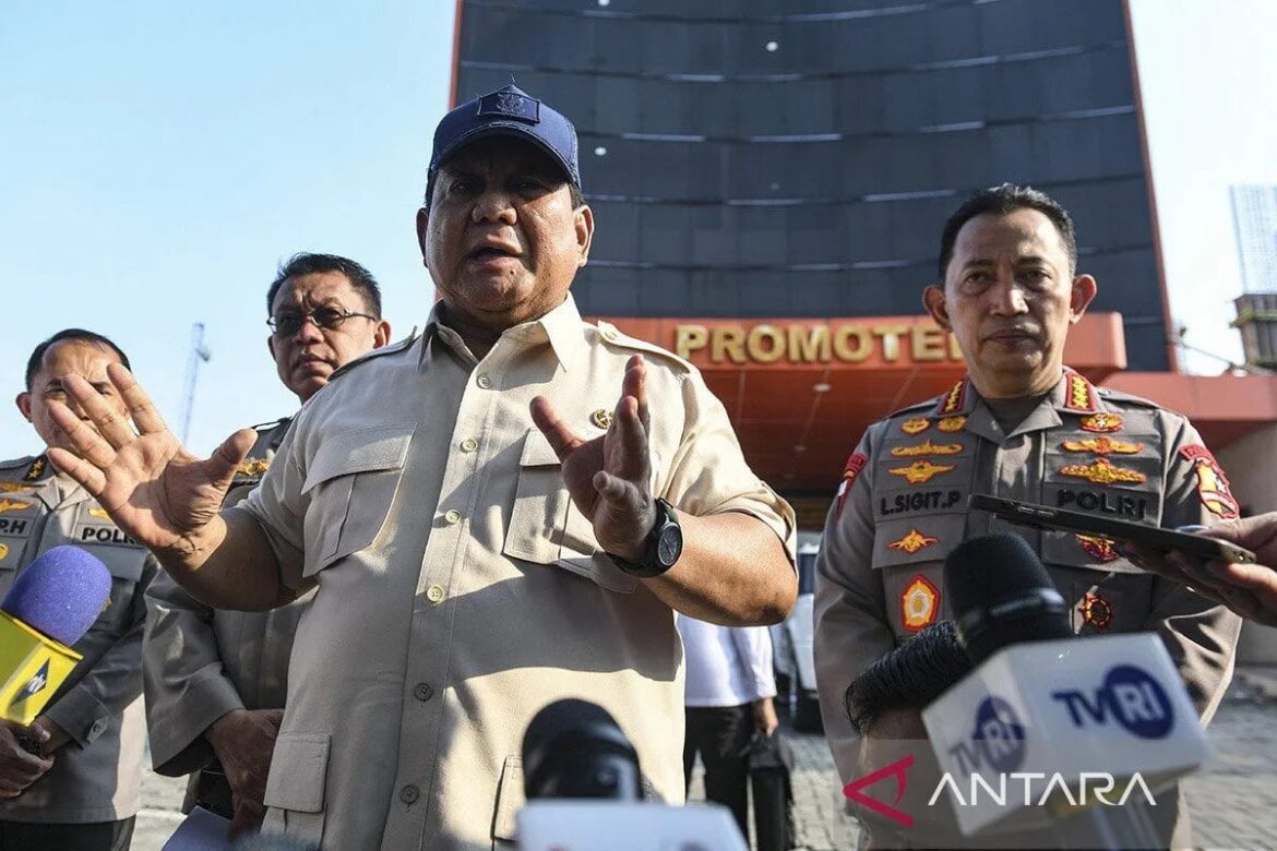 Prabowo Perintahkan Kenaikan Pangkat: 7 Fakta dan Jawaban DPR 17+8