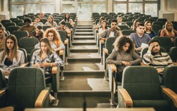 Pentingnya Filsafat Pendidikan Tinggi di Era Digital dan Revolusi Industri 4.0