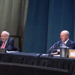 Warren Buffett Cash Pile: Fenomena Uang Tunai Terbesar di Dunia Bisnis