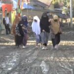 Siswa SMA Pidie Jaya Belajar di Tenda di Tengah Kondisi Darurat Pendidikan